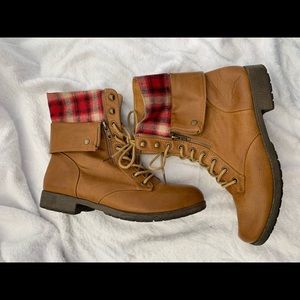 Cute plaid foldable boots!
